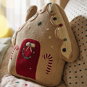 Zara Home Christmas pillow gingerbread house crochet knit decor holidays